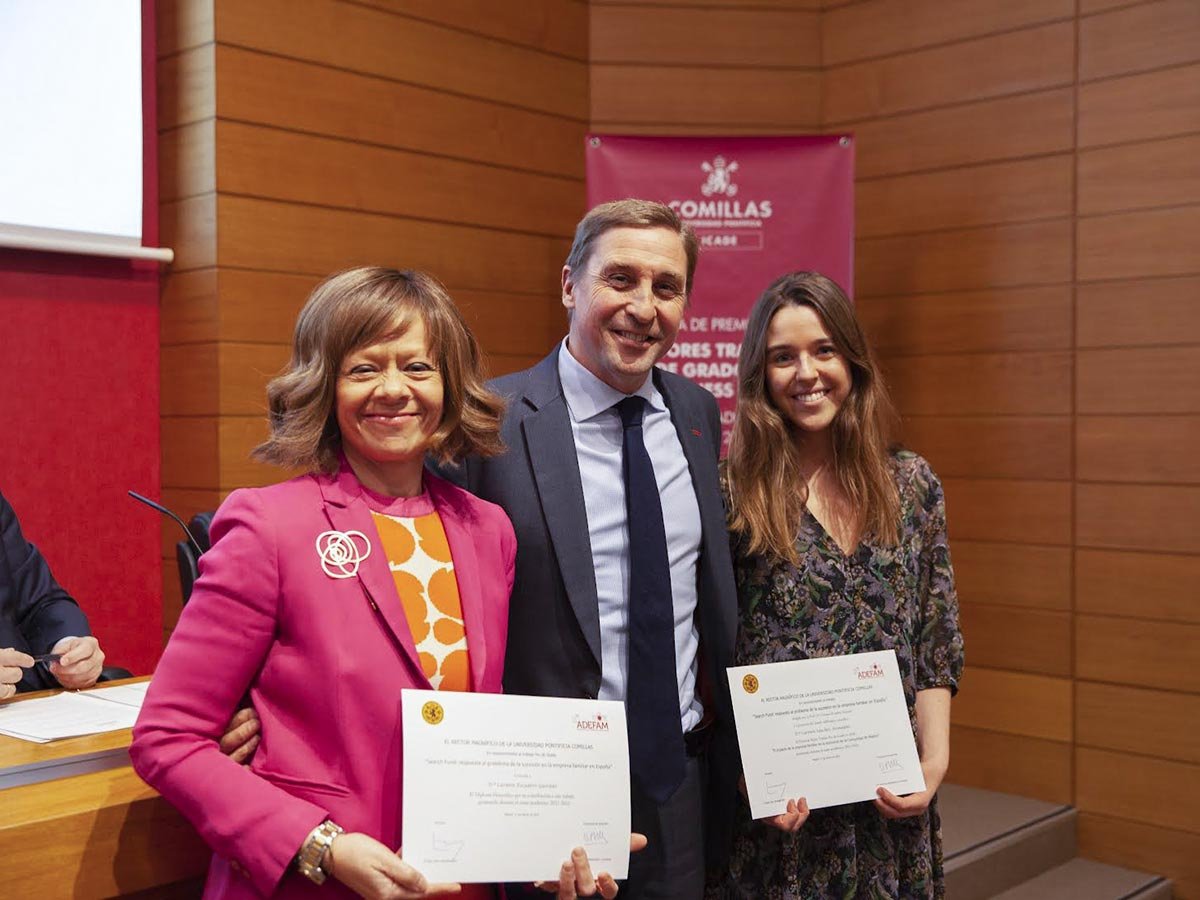 ADEFAM-entrega-su-premio-al-mejor-Trabajo-Fin-de-Grado-de-investigación-sobre-las-empresas-familiares