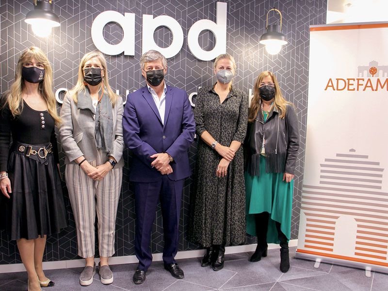 APD-y-ADEFAM-colaborarán-para-impulsar-la-competitividad-y-la-capacitación-profesional