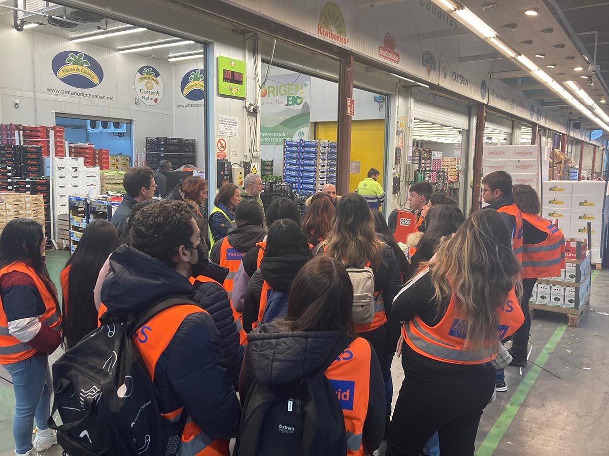 Ángel Rey cuenta su historia empresarial de éxito a los alumnos del IES Vallecas Magerit