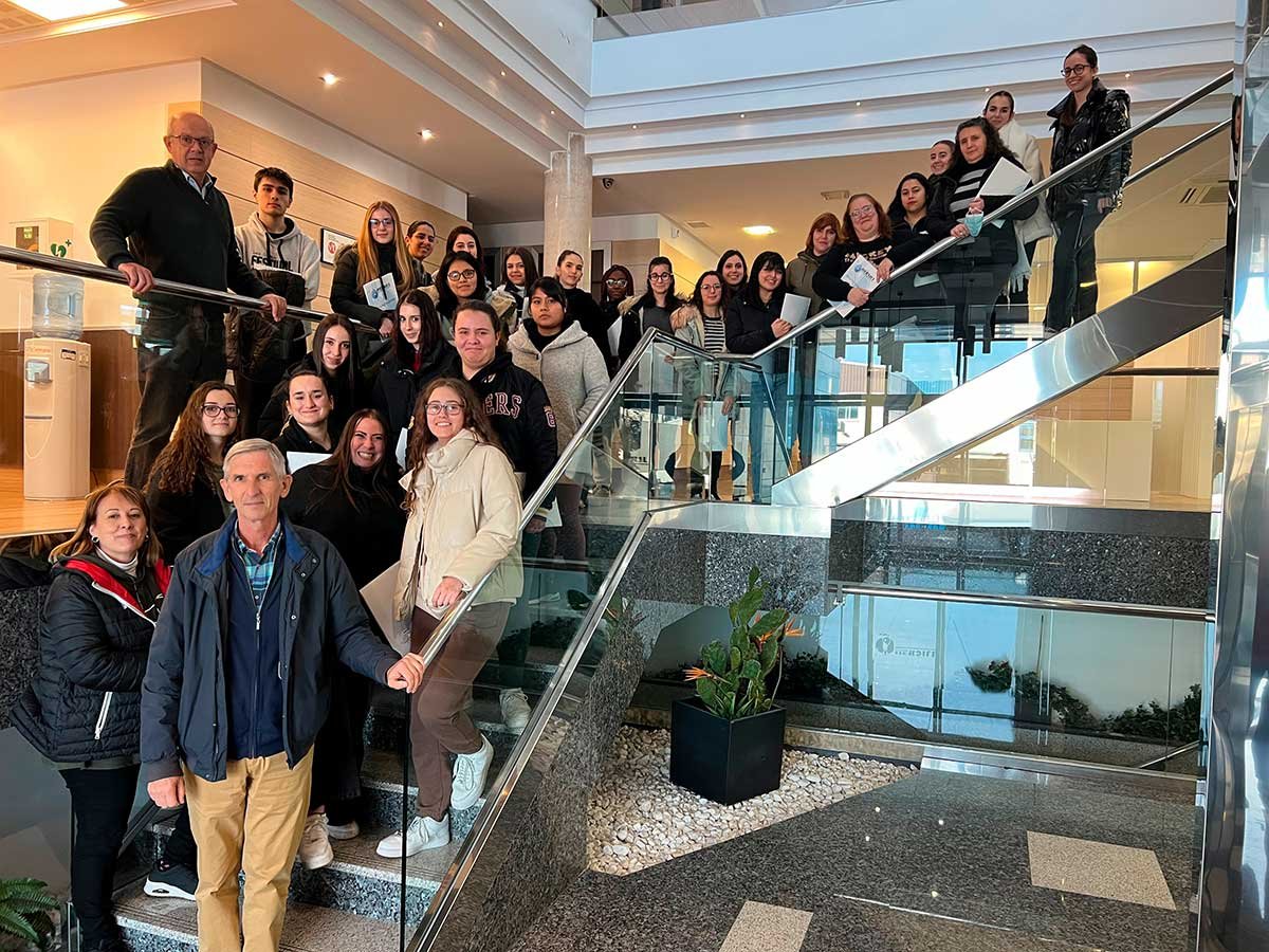 El programa “Empresa Familiar en las Aulas” lleva a 64 alumnos del IES Benjamín Rúa de Móstoles a las instalaciones de Hersill