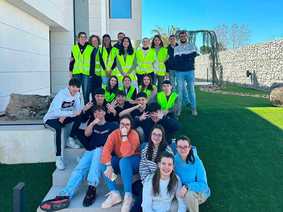 Alumnos de 1º de bachillerato visitan las obras en marcha de AFAR4