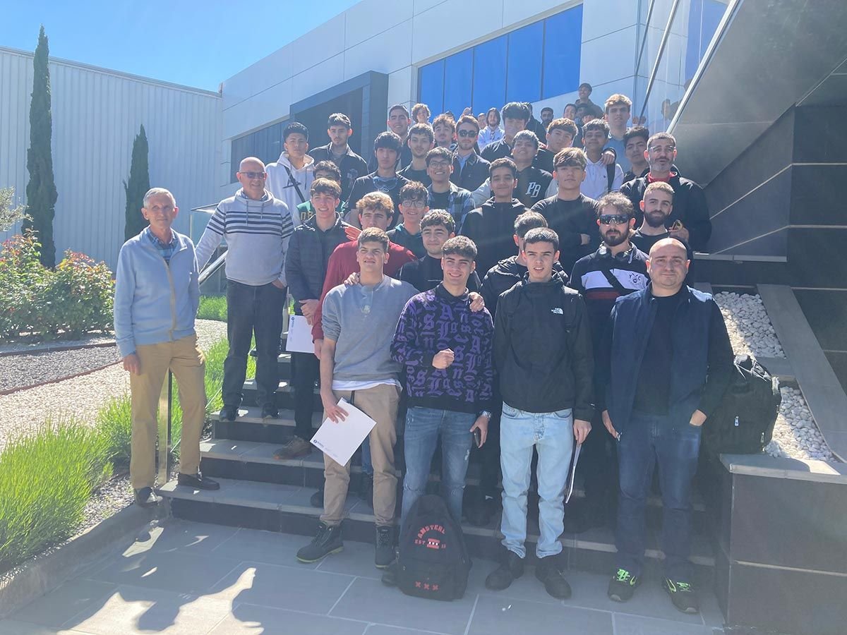 50 alumnos de FP del Colegio Salesianos de Atocha han visitado la empresa Hersill