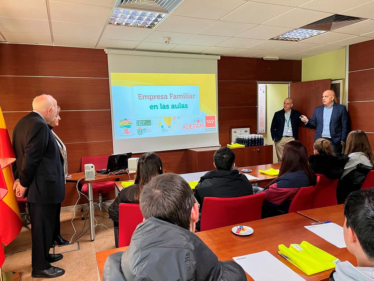Comienza la 4ª Edición del Programa Empresa Familiar en las Aulas con la visita a Redur del Instituto Enrique Tierno Galván