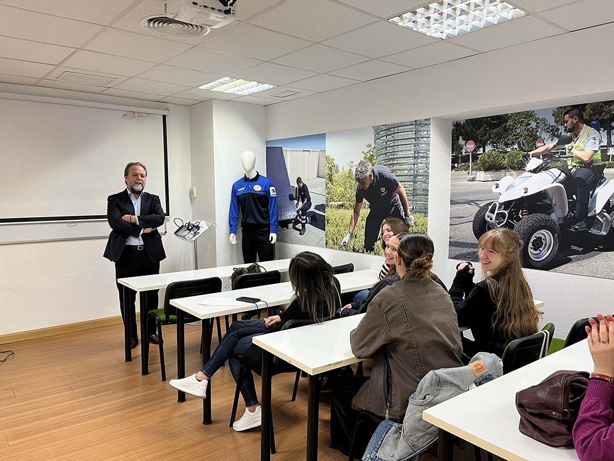 Visita del IES Ramiro de Maeztu a Grupo Sagital dentro del programa Empresa Familiar en las Aulas de ADEFAM