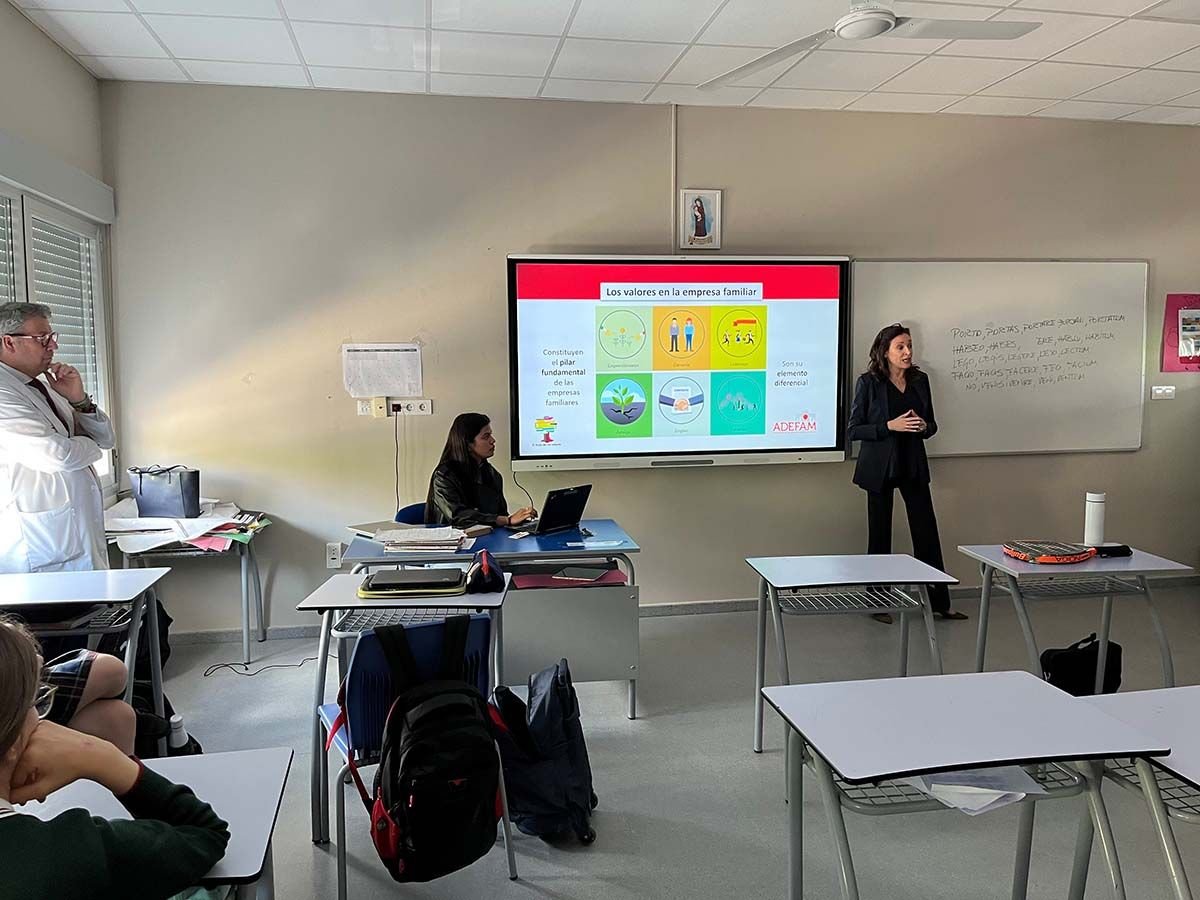 Eva Belinchón, CEO de Maser Group, participa por primera vez en el Programa Empresa Familiar en las Aulas
