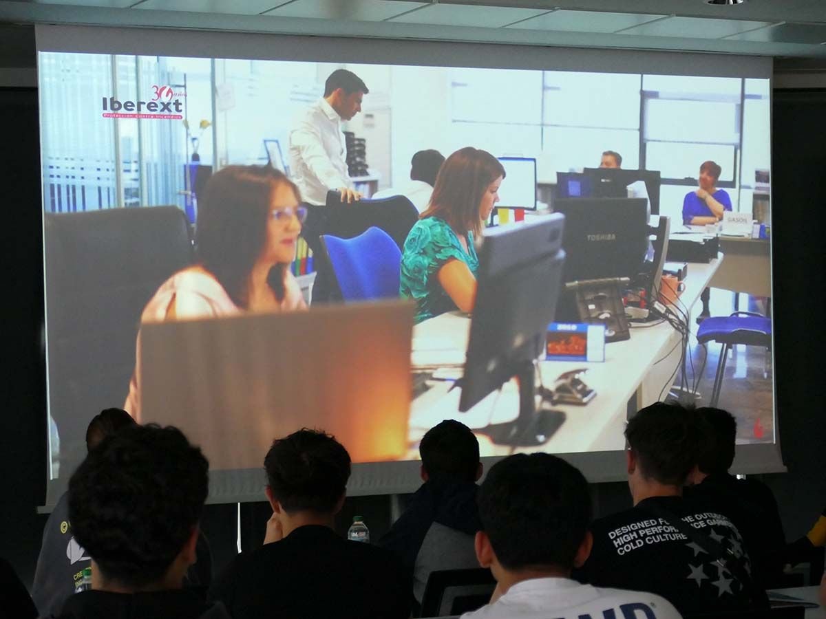 El Colegio Salesianos de Atocha visita la empresa Iberext en el marco del programa Empresa Familiar en las Aulas de ADEFAM