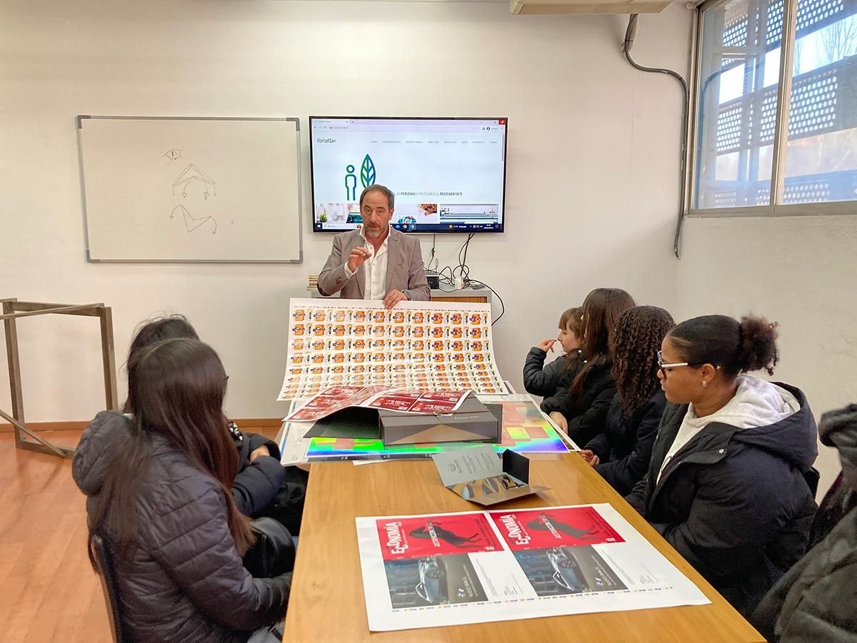 Estudiantes del IES Ciudad de Jaén visitan las instalaciones de Forletter