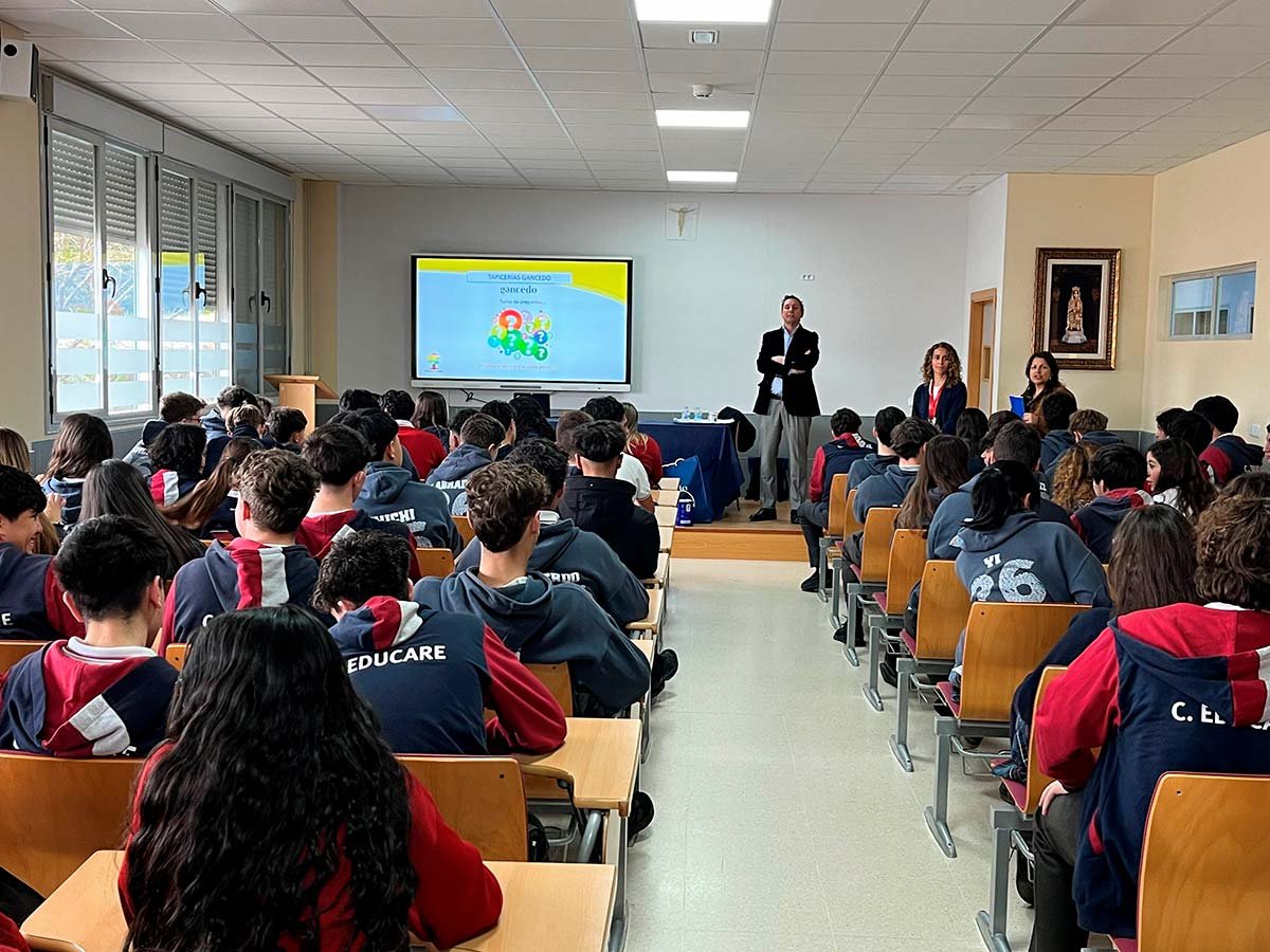 La historia y valores de Gancedo inspiran a más de 100 estudiantes del Colegio Educare Peñalvento