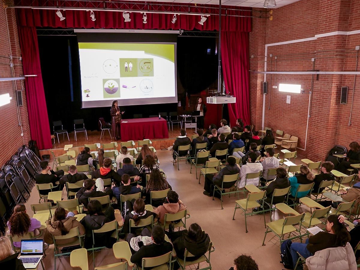 El programa Empresa Familiar en las Aulas inicia su tercera edición para acercar la realidad empresarial y fomentar el emprendimiento entre los alumnos de Educación Secundaria de la Comunidad de Madrid